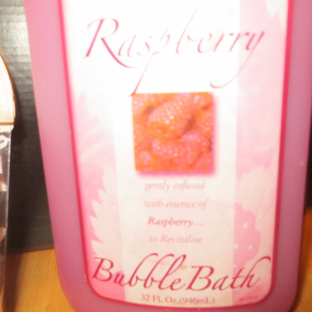 Lander 2pc Raspberry and Rose Bath Gift Set - Picture 2 of 3
